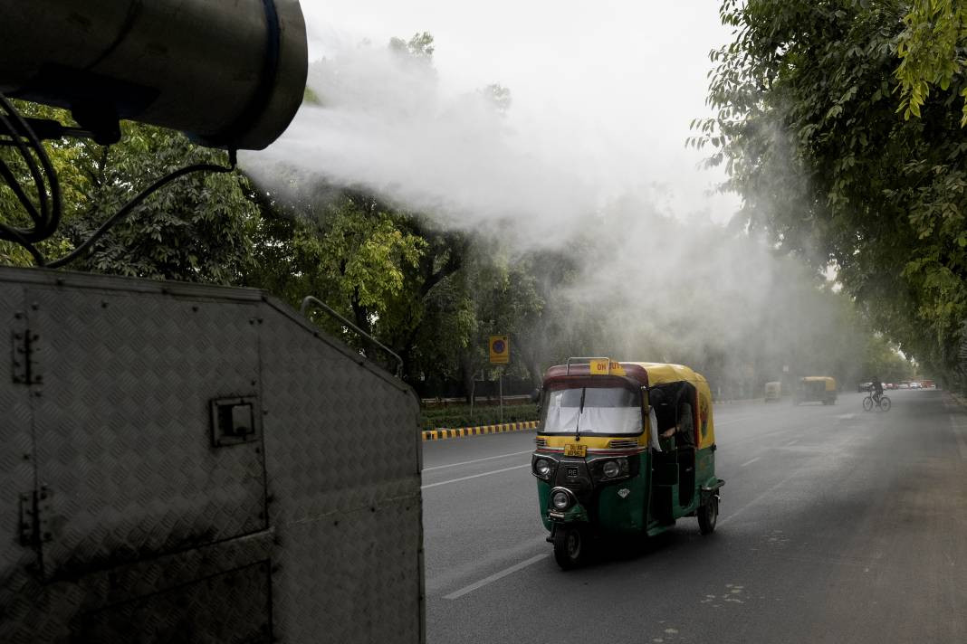Termometreler 50 dereceyi gösterdi. Tarihin en yüksek sıcaklık rekoru - Resim: 23